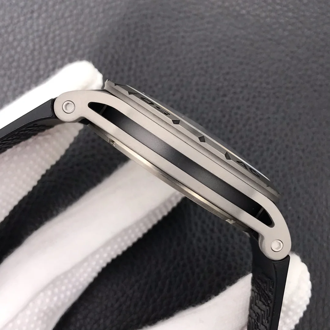 Watch gallery thumbnail 5