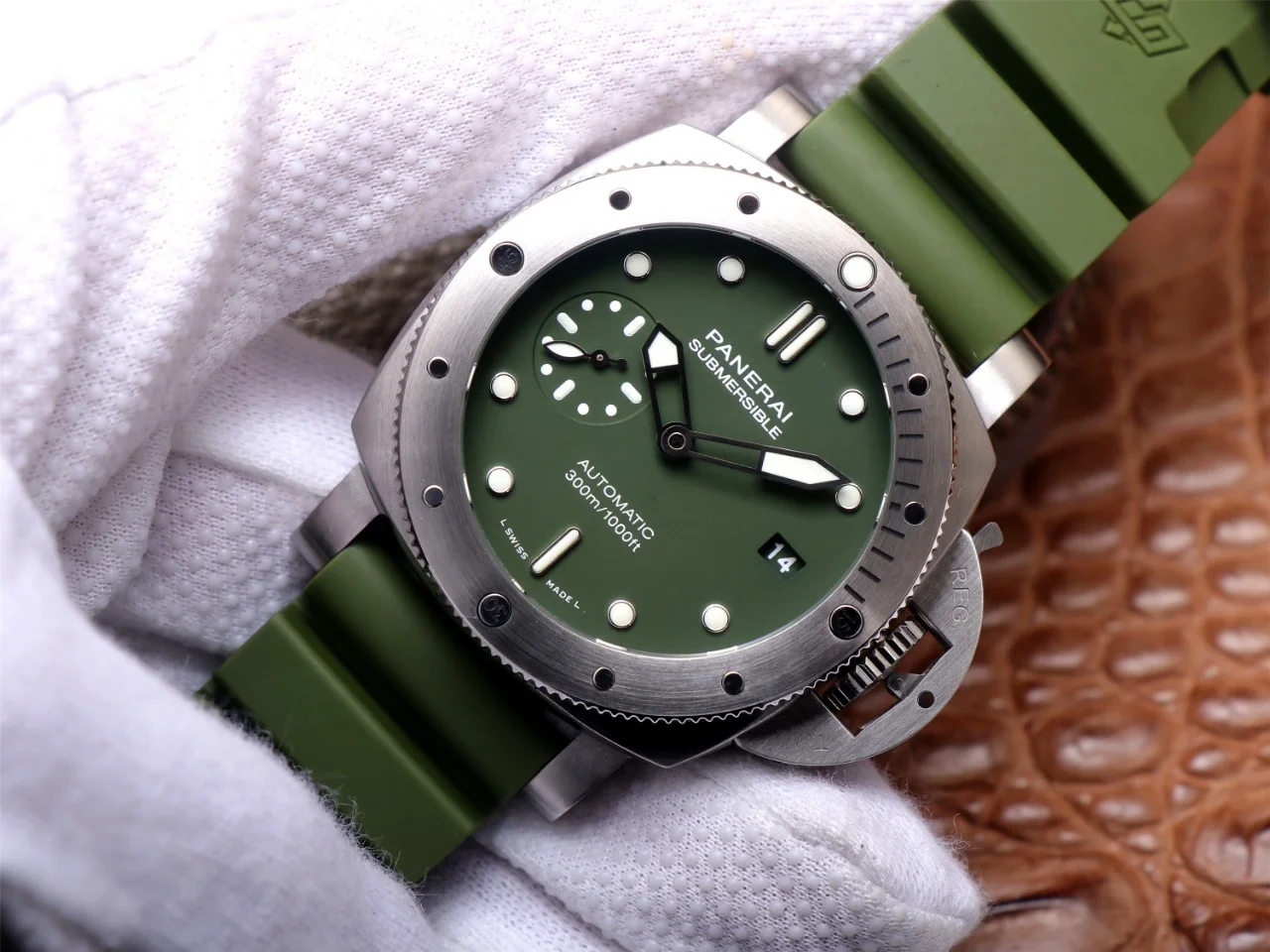 Watch gallery thumbnail 2
