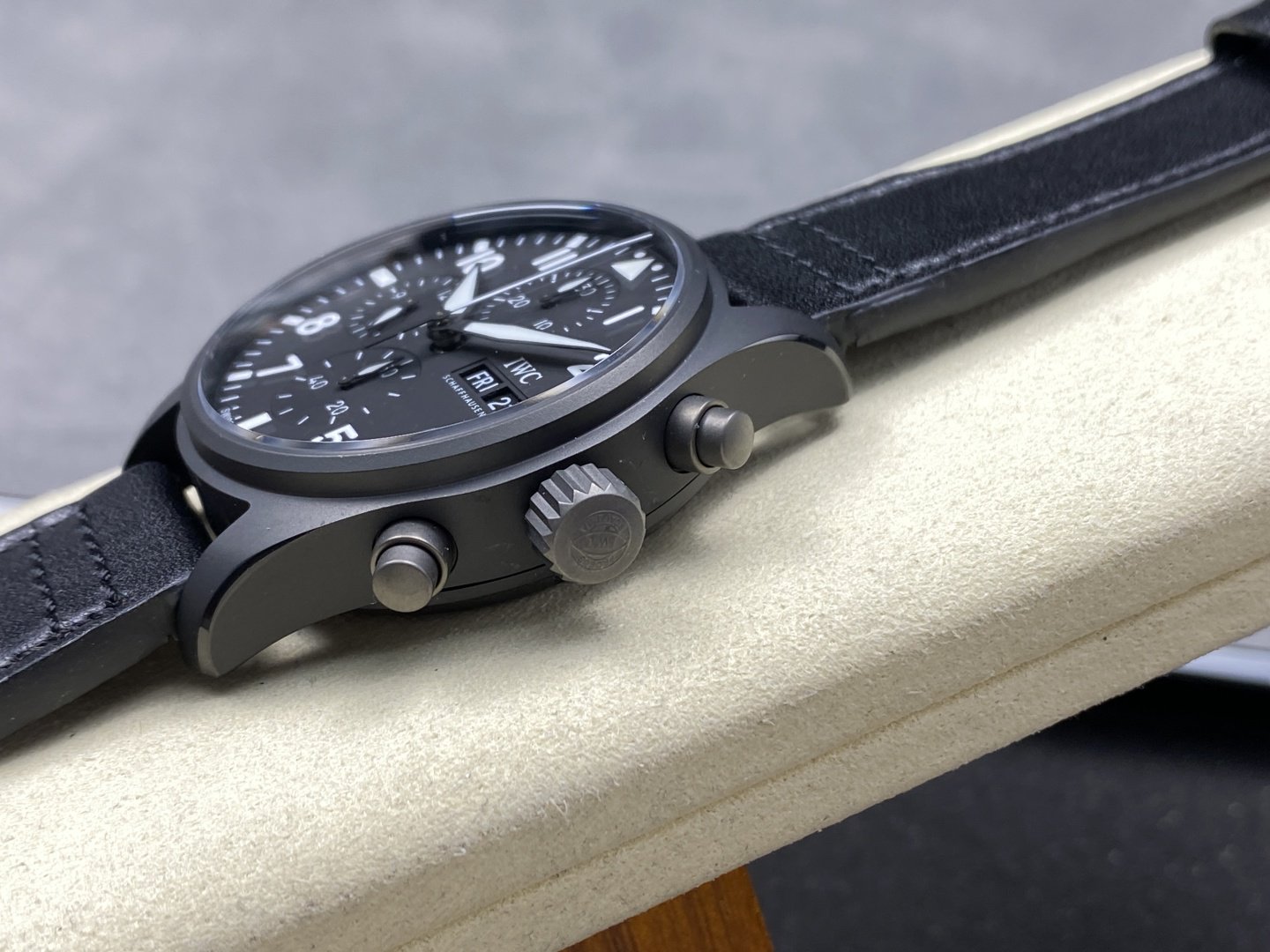 Watch gallery thumbnail 8