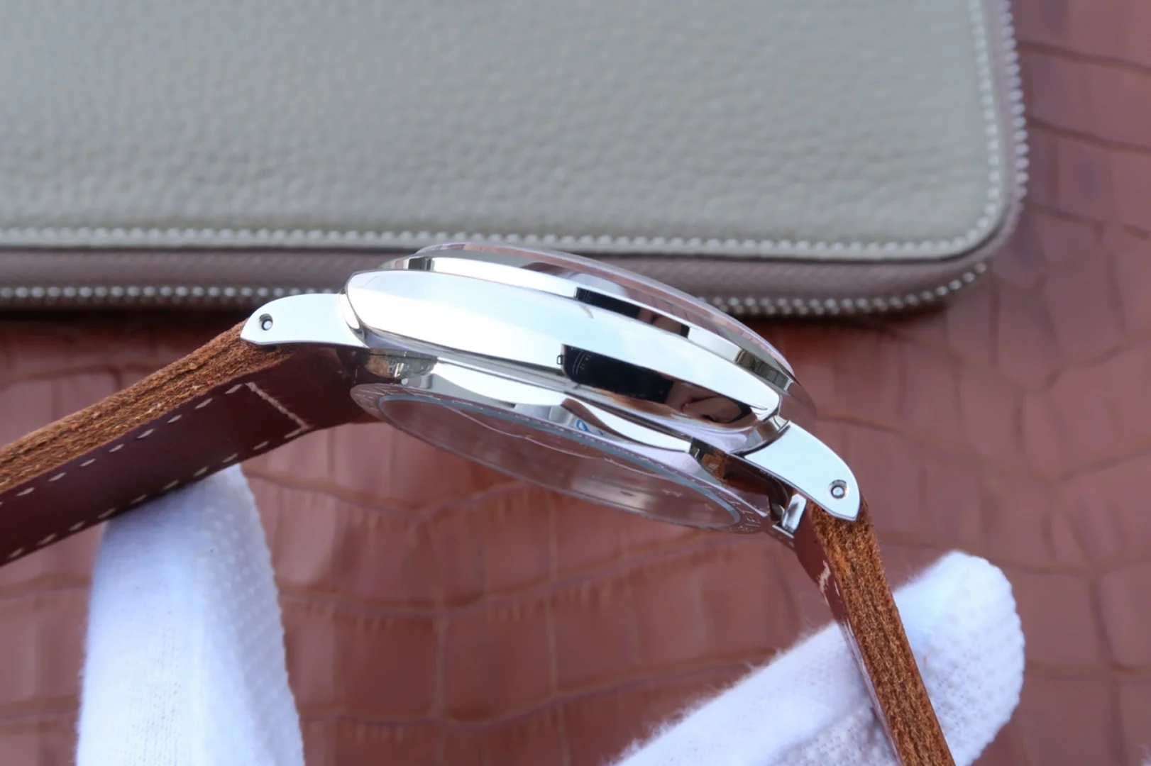 Watch gallery thumbnail 6