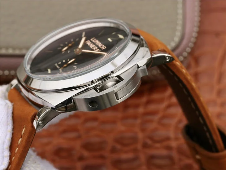 Watch gallery thumbnail 3
