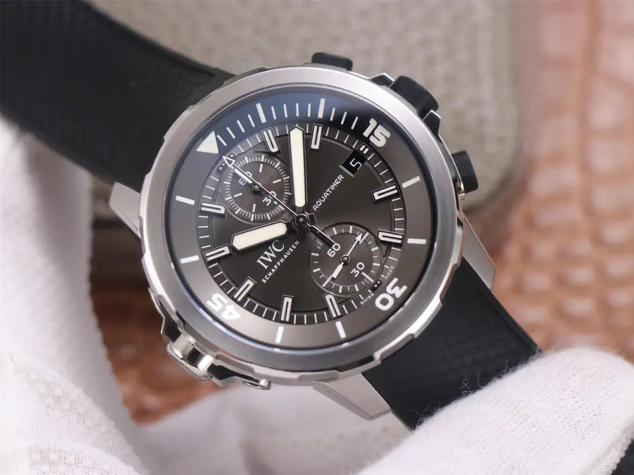 Watch gallery thumbnail 3