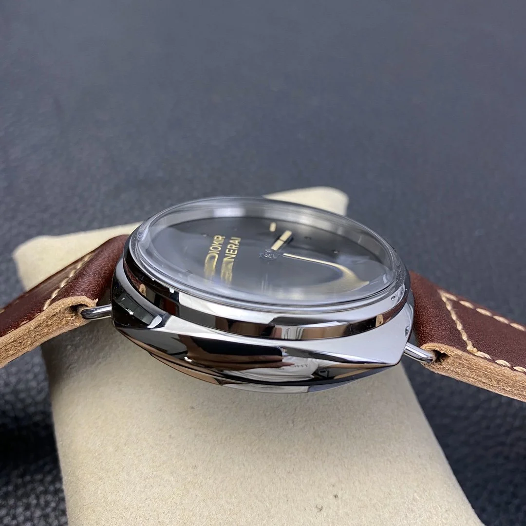 Watch gallery thumbnail 3