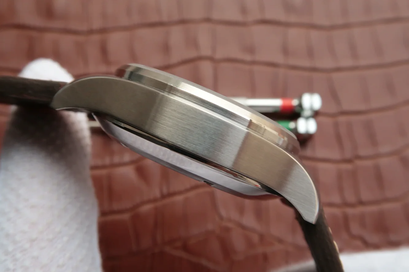 Watch gallery thumbnail 5