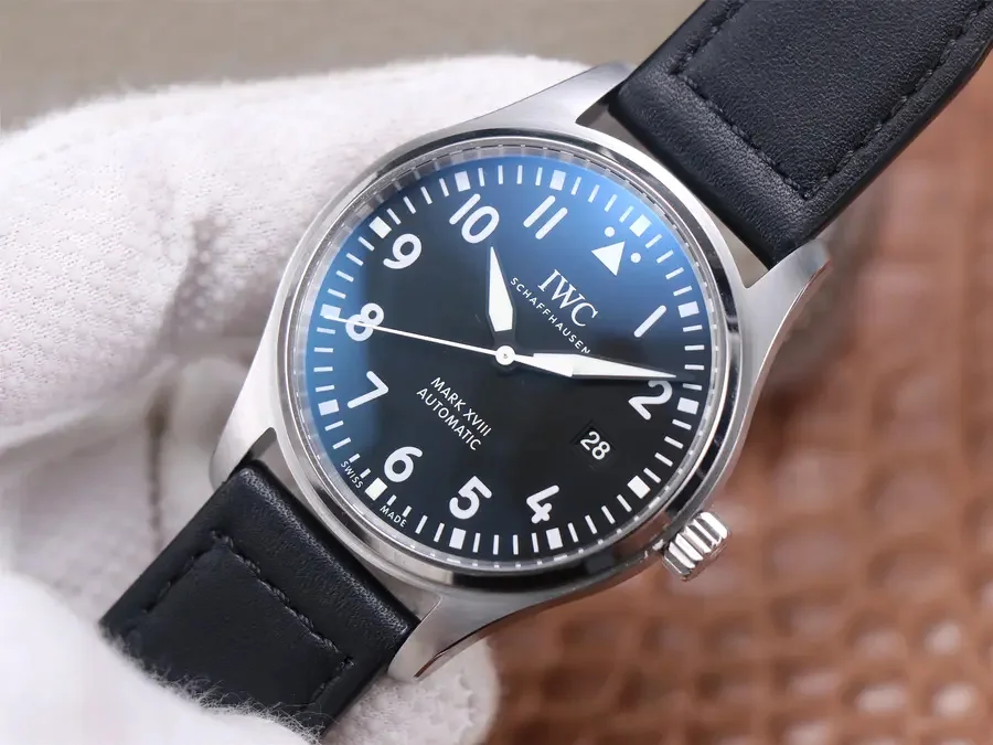 Watch gallery thumbnail 2