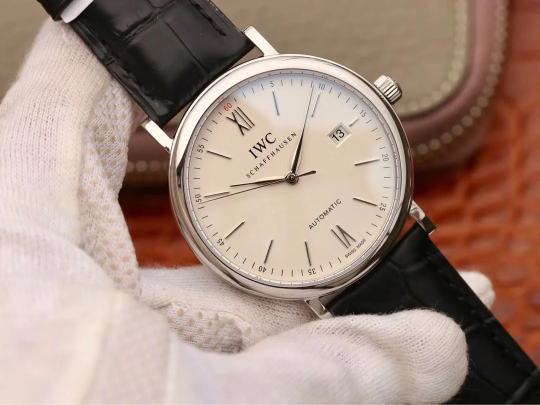 Watch gallery thumbnail 2