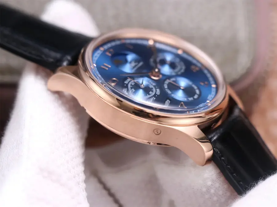 Watch gallery thumbnail 4
