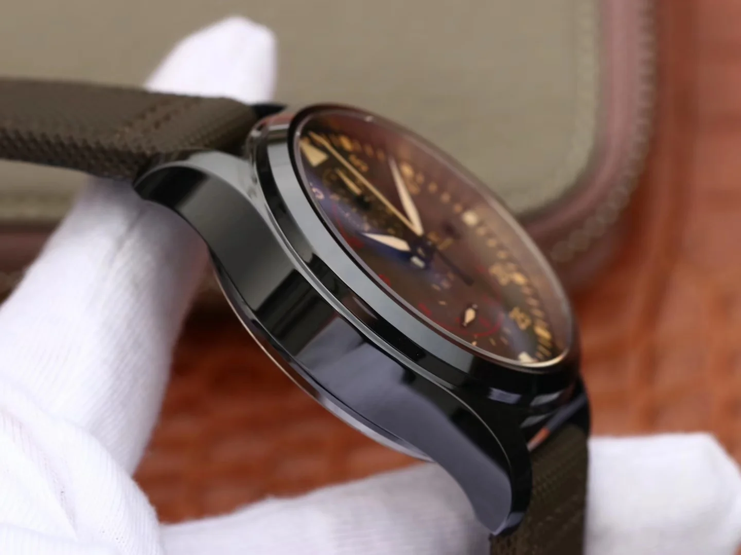 Watch gallery thumbnail 3