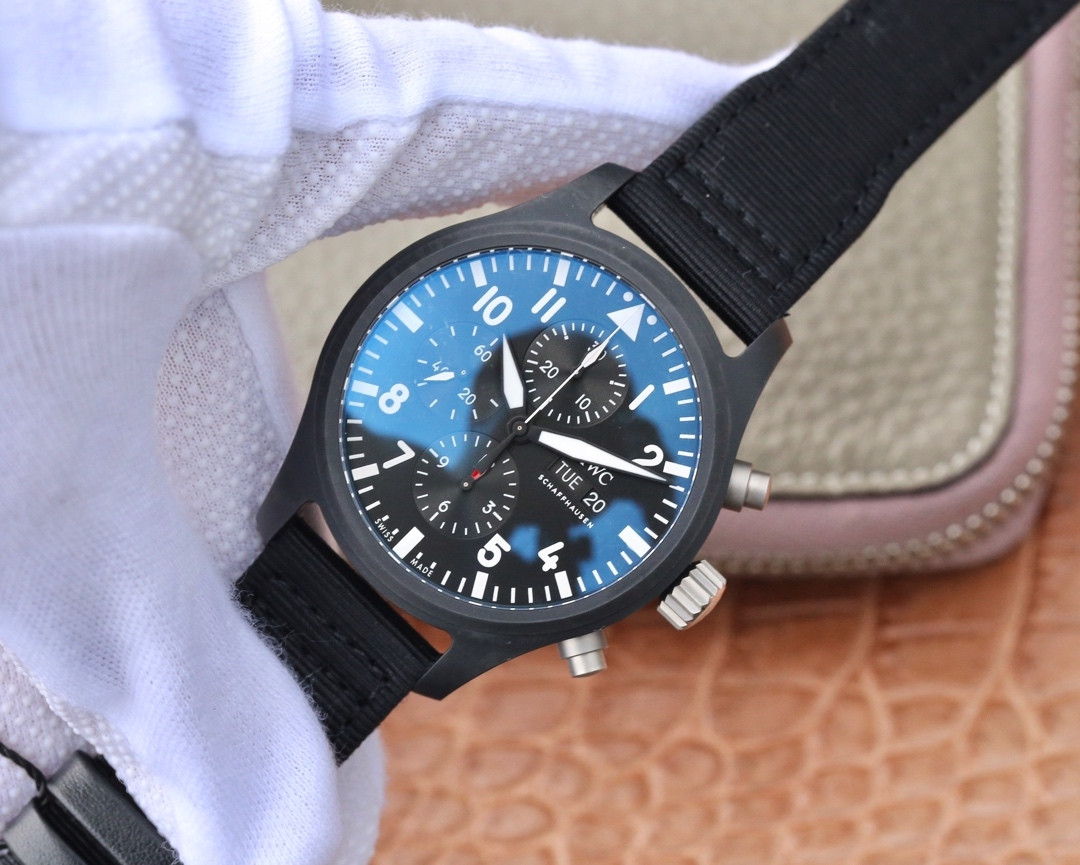 Watch gallery thumbnail 4