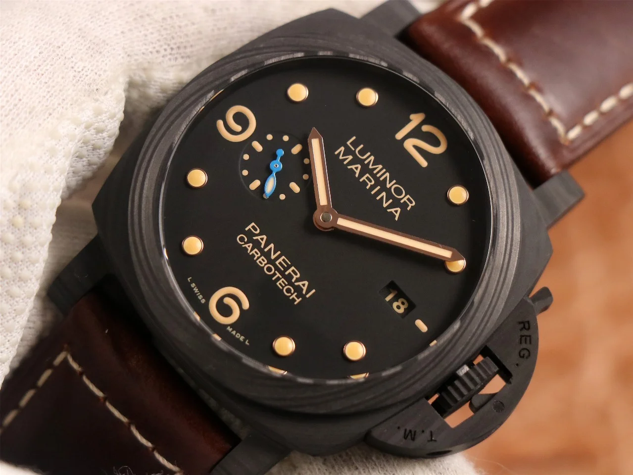 Watch gallery thumbnail 3