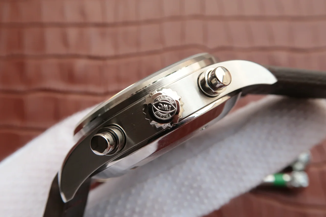 Watch gallery thumbnail 4