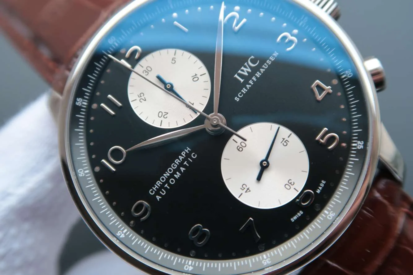 Watch gallery thumbnail 3