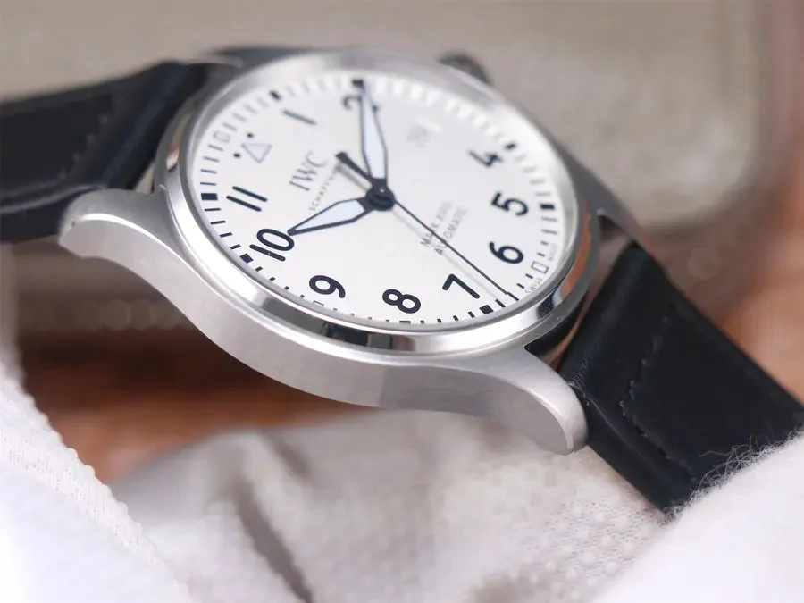 Watch gallery thumbnail 7