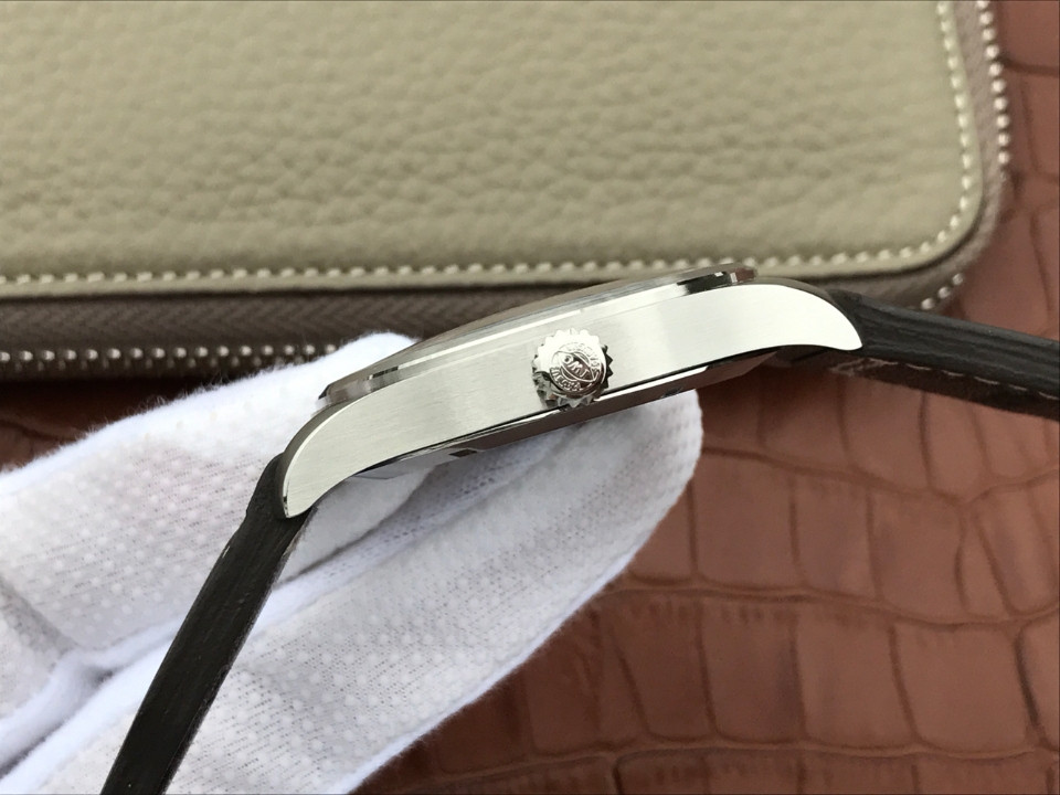Watch gallery thumbnail 8