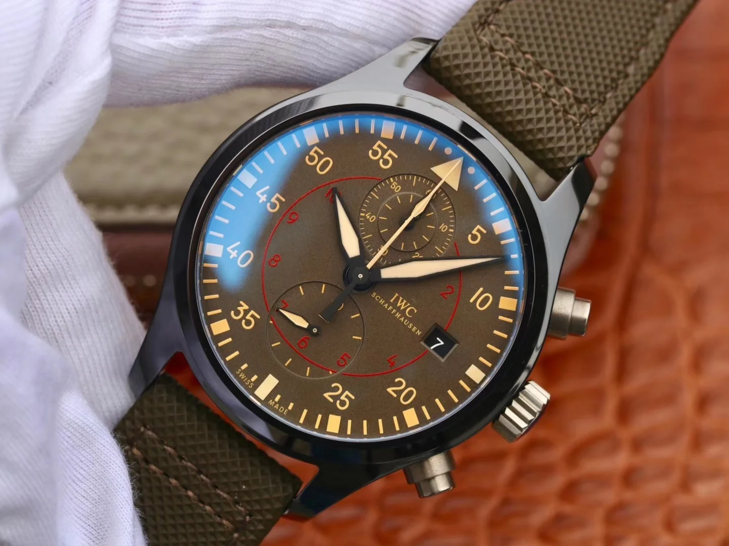 Watch gallery thumbnail 2