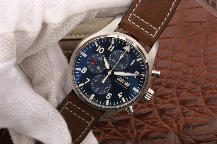 Watch gallery thumbnail 2