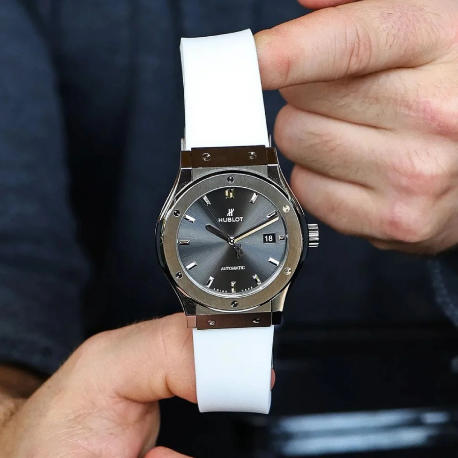 Watch gallery thumbnail 2