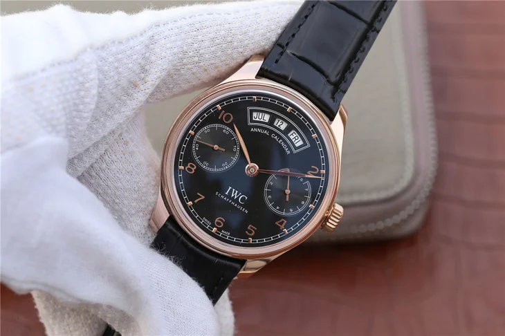 Watch gallery thumbnail 2