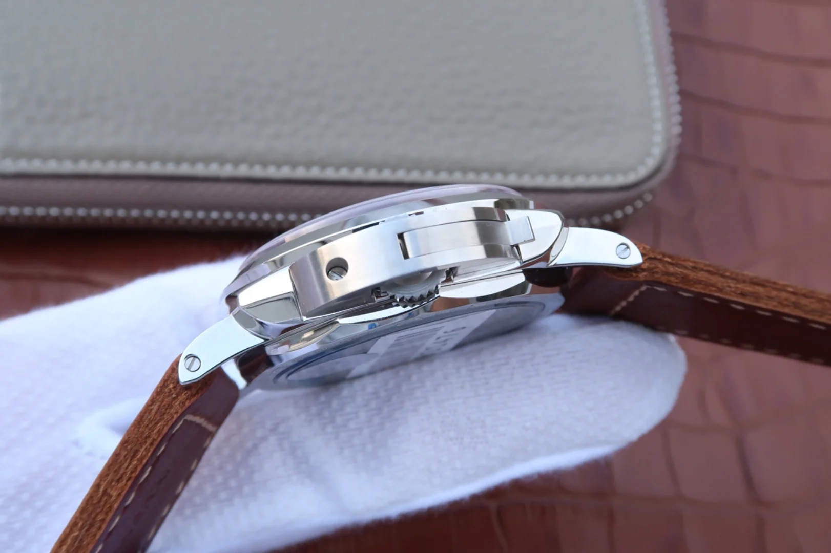 Watch gallery thumbnail 7