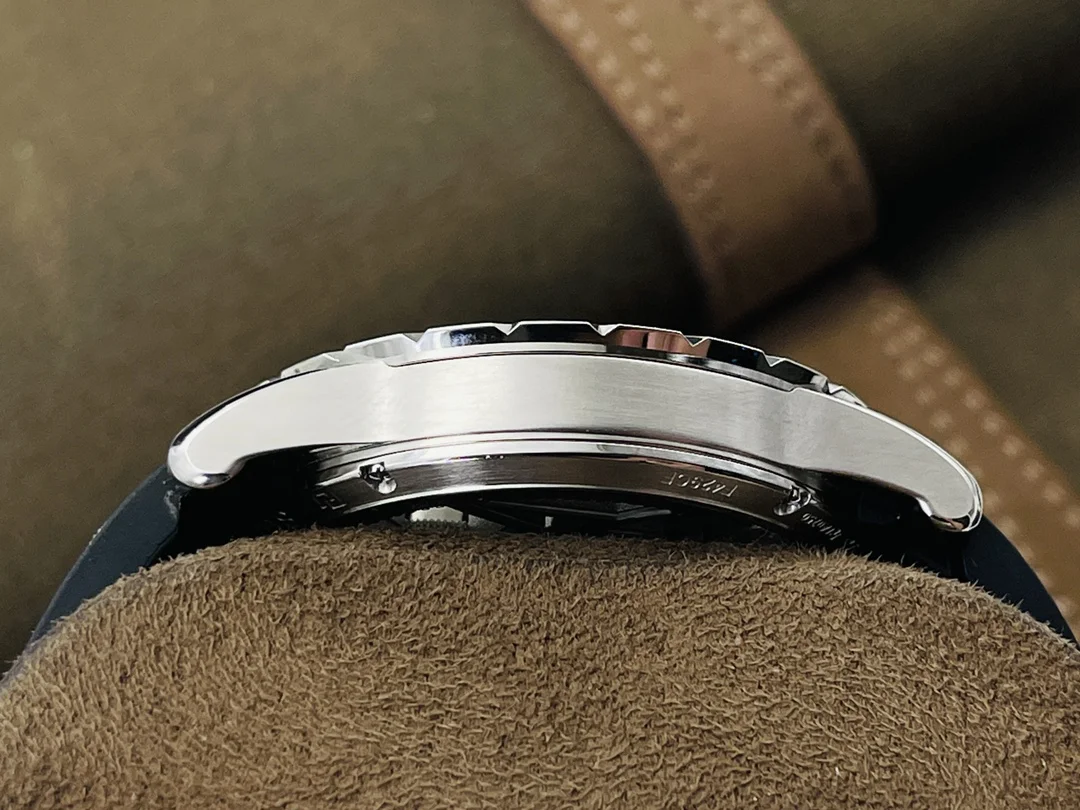 Watch gallery thumbnail 3