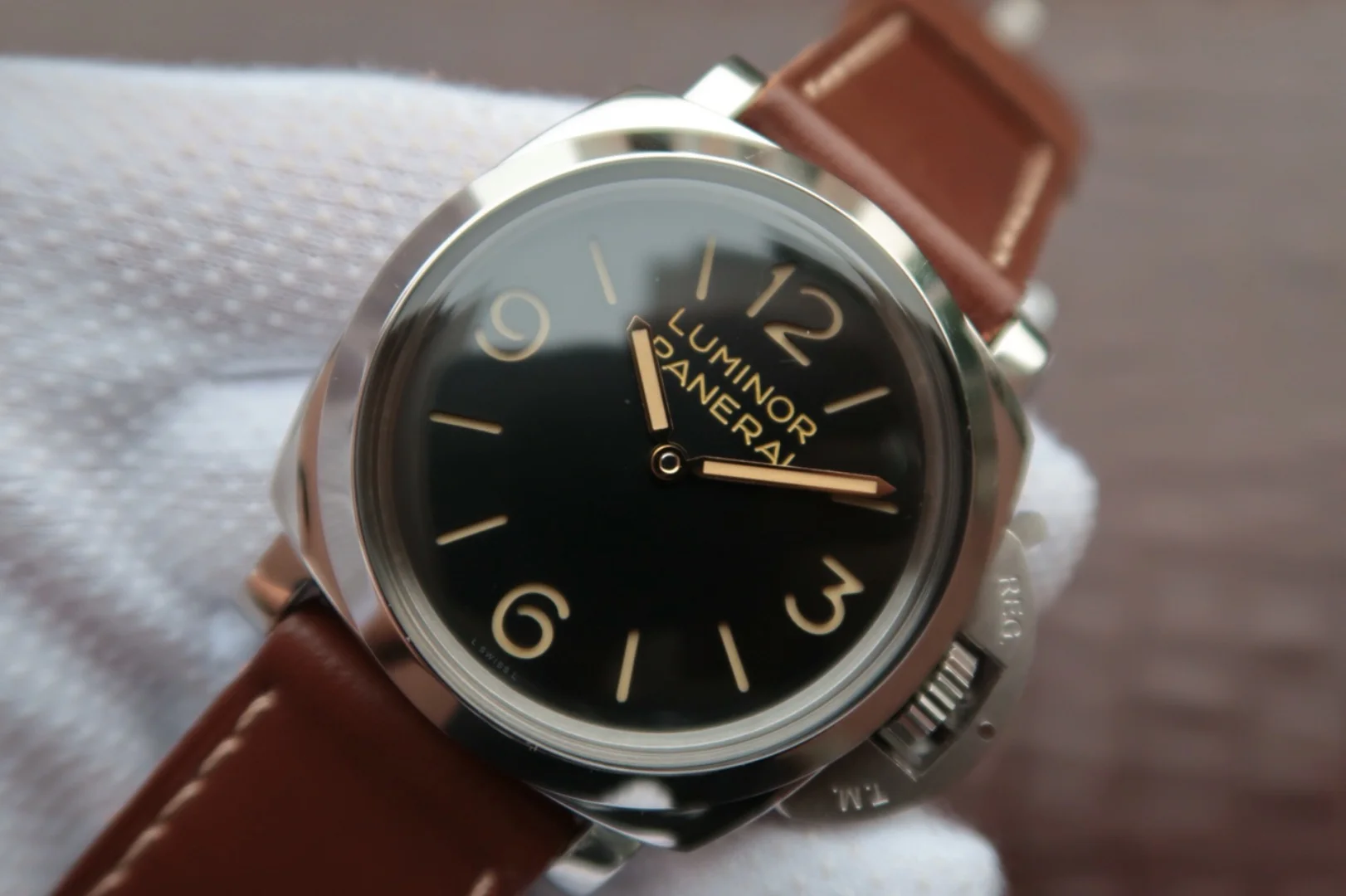 Watch gallery thumbnail 3
